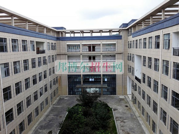 貴州商業(yè)高等?？茖W(xué)校學(xué)費(fèi)