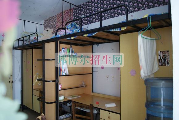 湖南商務(wù)職業(yè)技術(shù)學(xué)院宿舍條件、住宿好嗎、寢室情況