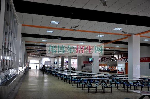 湖南商務(wù)職業(yè)技術(shù)學(xué)院宿舍條件、住宿好嗎、寢室情況