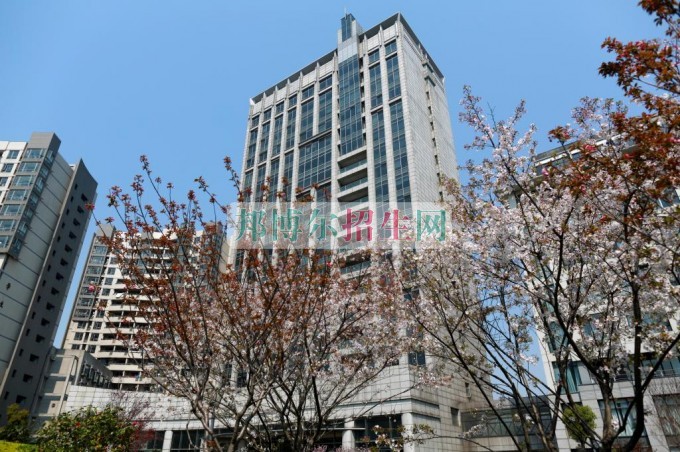 上海外國語大學(xué)賢達(dá)經(jīng)濟人文學(xué)院學(xué)費