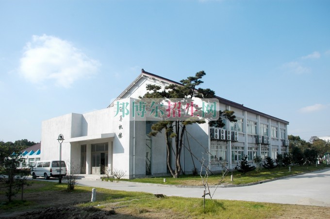 上海工商職業(yè)技術學院網站網址