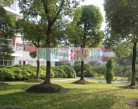 上海城市管理職業(yè)技術學院招生辦聯系電話