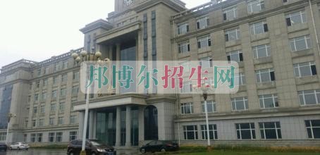 黑龍江信息技術(shù)職業(yè)學(xué)院招生辦聯(lián)系電話(huà)