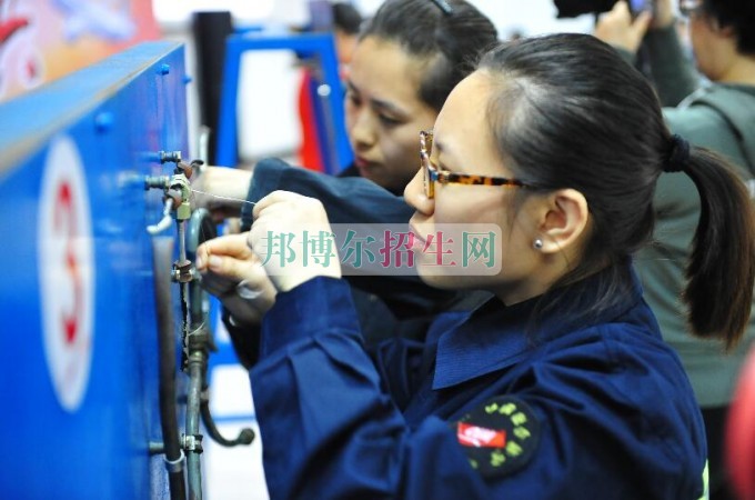 女生學(xué)飛機維修好找工作嗎