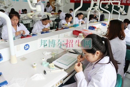 中?？谇会t(yī)學(xué)怎么考大專