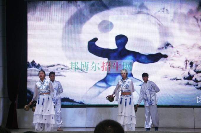 天府新區(qū)成人中等專(zhuān)業(yè)學(xué)校“美好新區(qū)，千年廣都”
