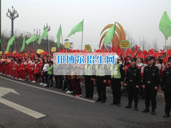 四川省宜賓市南溪區(qū)職業(yè)高級中學(xué)校學(xué)前教育齊拉練，共踏春風(fēng)迎春景