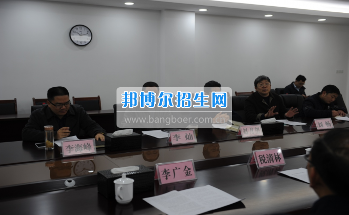 重慶公共運輸職業(yè)學(xué)院中建公司進校園 校企合作添新輝