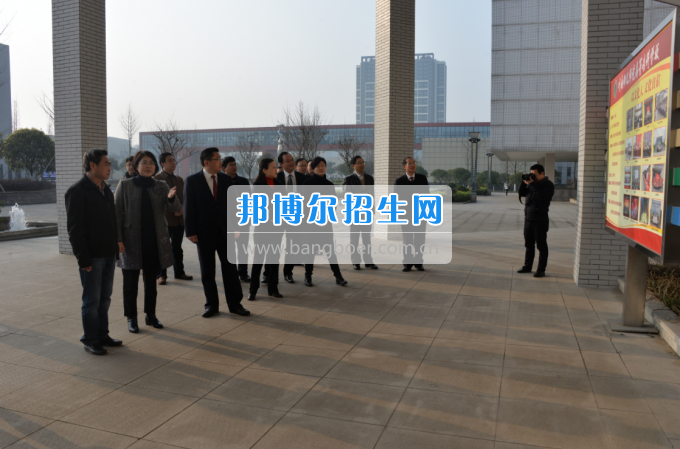 川南幼兒師范高等?？茖W(xué)校迎接隆昌縣創(chuàng)建第四屆省級(jí)文明城市測(cè)評(píng)組考評(píng)
