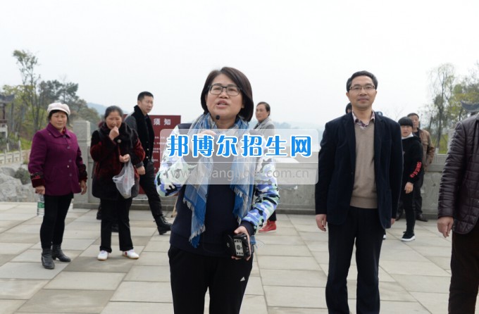 川南幼兒師范高等?？茖W(xué)校舉行慶祝國際勞動(dòng)?jì)D女節(jié)活動(dòng)