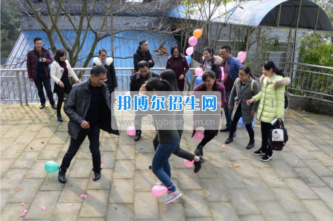 川南幼兒師范高等?？茖W(xué)校舉行慶祝國際勞動(dòng)?jì)D女節(jié)活動(dòng)