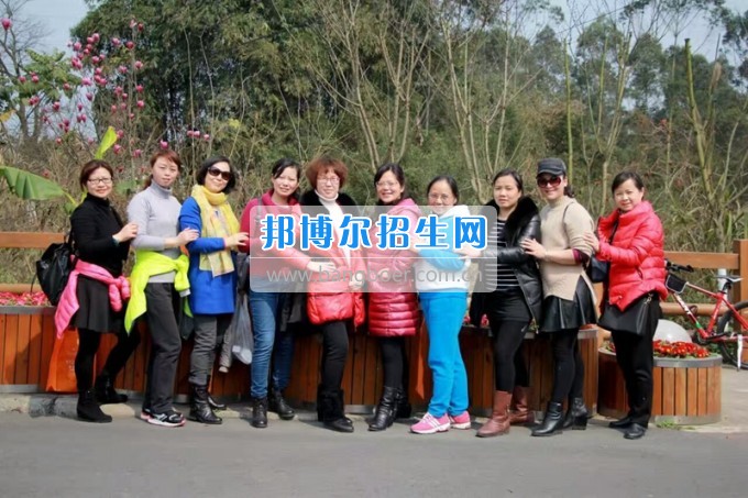四川省樂(lè)山市第一職業(yè)高級(jí)中學(xué)春風(fēng)十里，不如你