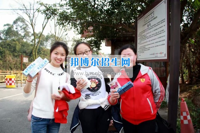 四川省樂(lè)山市第一職業(yè)高級(jí)中學(xué)春風(fēng)十里，不如你