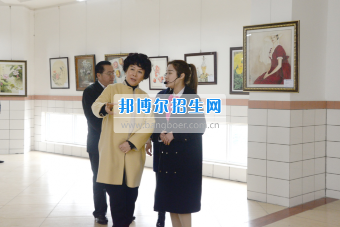 市委常委、宣傳部長(zhǎng)潘梅到川南幼兒師范高等?？茖W(xué)校調(diào)研思想政治工作