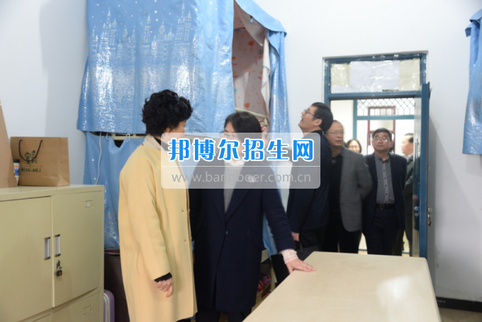 市委常委、宣傳部長(zhǎng)潘梅到川南幼兒師范高等專科學(xué)校調(diào)研思想政治工作