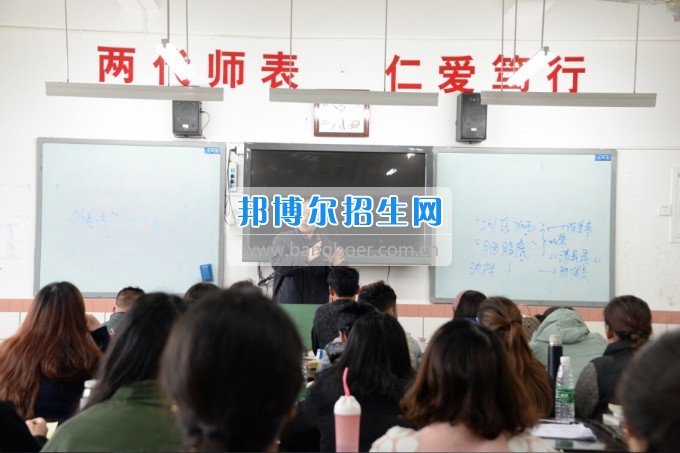 川南幼兒師范高等?？茖W校2017質量年：撲下身子抓落實