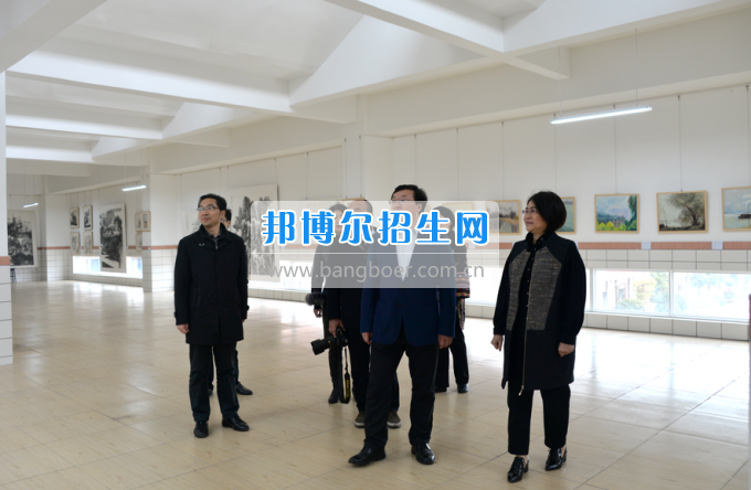 川南幼兒師范高等?？茖W校作“互聯網+教育”專題報告
