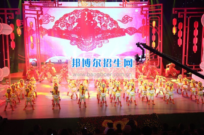 川北幼兒師范高等?？茖W(xué)校參演廣元春晚 服務(wù)地方文化