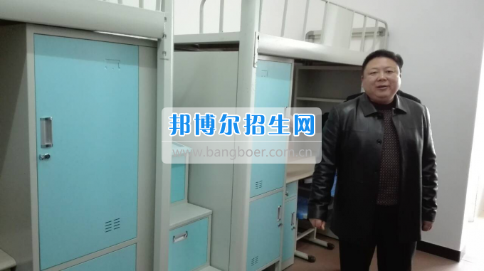 川北幼兒師范高等?？茖W校張廷鑫校長帶隊考察學生公寓設(shè)備