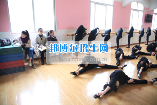 川北幼兒師范高等?？茖W(xué)校學(xué)前教育系赴南江小河職中調(diào)研