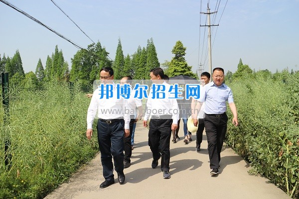 2017年成都農(nóng)業(yè)科技職業(yè)學(xué)院召開“校地合作、共建園區(qū)”專題會