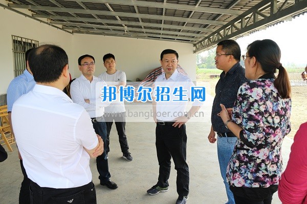 2017年成都農(nóng)業(yè)科技職業(yè)學(xué)院召開“校地合作、共建園區(qū)”專題會