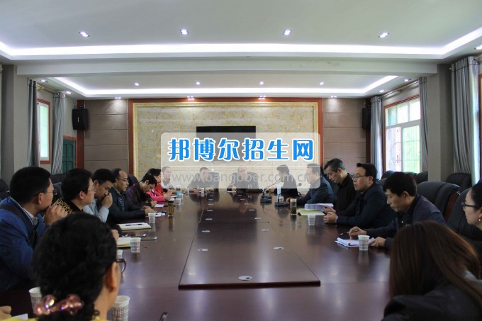 南充市教科所到南部縣職業(yè)技術學校調(diào)研義務教育教學情況
