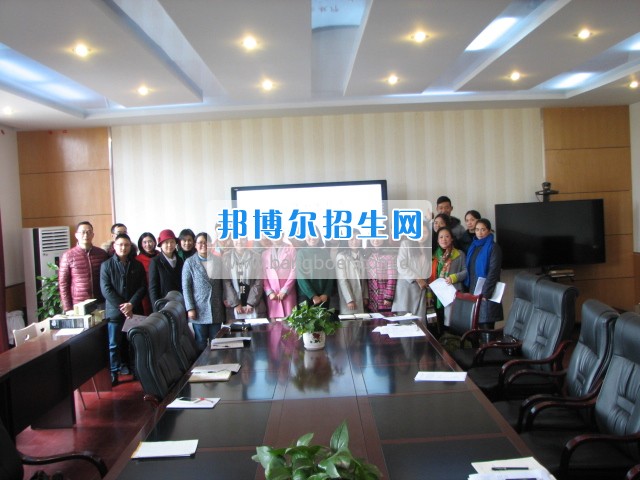 成都市建筑職業(yè)中專校召開(kāi)2016-2017學(xué)年度新老教師幫教幫學(xué)活動(dòng)啟動(dòng)儀式