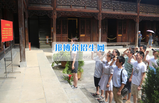 黔南民族醫(yī)學(xué)高等?？茖W(xué)校開展踐行“兩學(xué)一做”做到“知行合一”學(xué)習(xí)