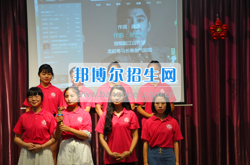 重慶工商大學(xué)派斯學(xué)院舉行青春“三下鄉(xiāng)”，我們在路上活動