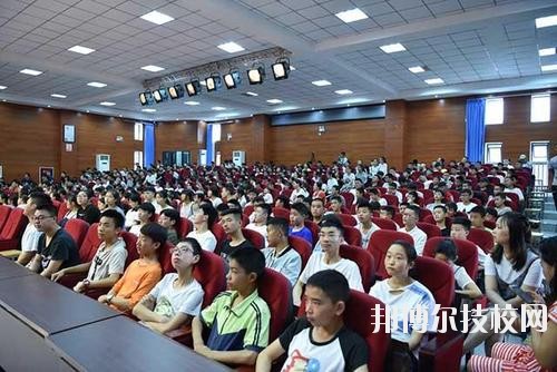 成都溫江區(qū)燎原職業(yè)技術(shù)學(xué)校2020年報(bào)名條件、招生要求、招生對象