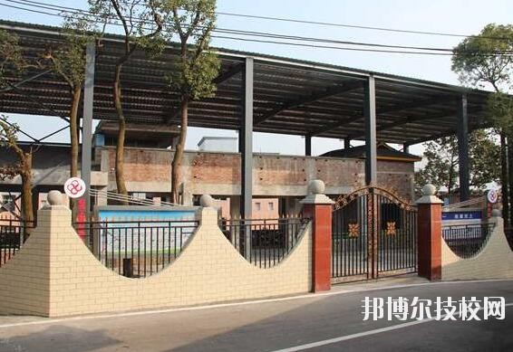 重慶工商學(xué)校2020年報(bào)名條件、招生要求、招生對(duì)象