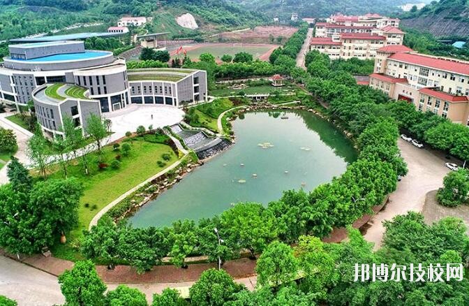重慶女子職業(yè)高級中學(xué)2020年報名條件、招生要求、招生對象