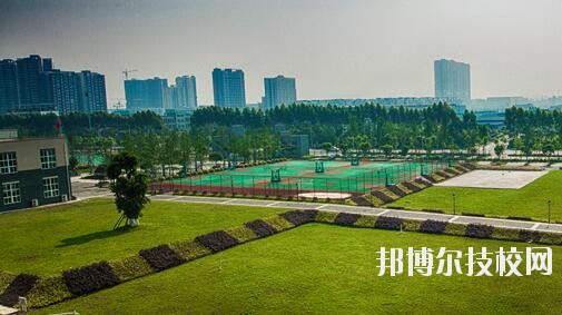 重慶城市建設(shè)技工學(xué)校2020年報名條件、招生要求、招生對象