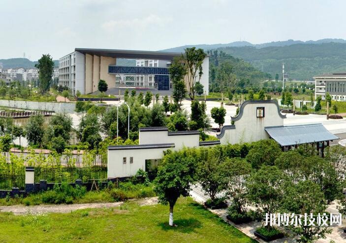重慶兩江職業(yè)教育中心2020年報(bào)名條件、招生要求、招生對(duì)象