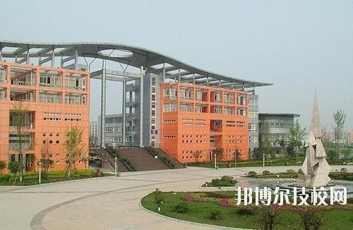 成都市中山職業(yè)技術(shù)學(xué)校2020年報名條件、招生要求、招生對象