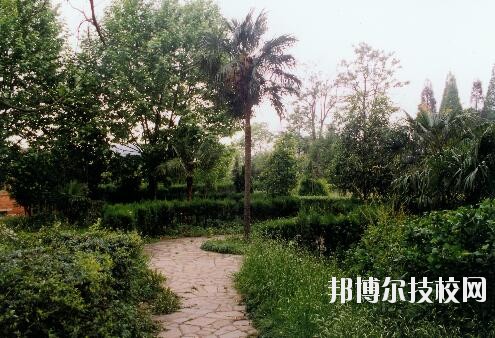 貴州林業(yè)學(xué)校2020年報名條件、招生要求、招生對象