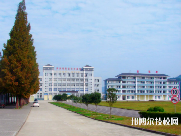 石泉縣職業(yè)教育中心2020年報名條件、招生要求、招生對象