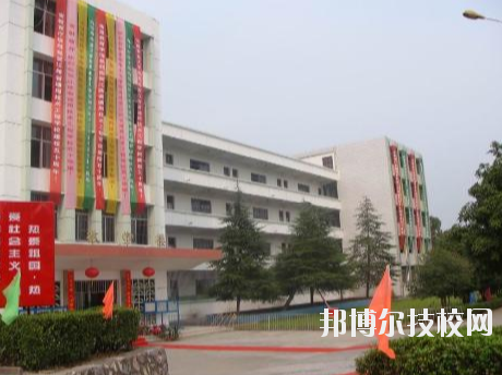 江西通用技術(shù)工程學(xué)校2020年報名條件、招生要求、招生對象