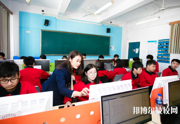 江西機械高級技工學(xué)校2020年學(xué)費、收費多少