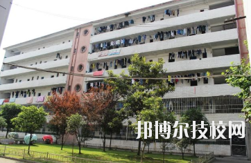 江西輕工業(yè)高級(jí)技工學(xué)校2020年報(bào)名條件、招生要求、招生對(duì)象
