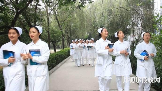  重慶渝東衛(wèi)生學(xué)校2020年報(bào)名條件、招生要求、招生對象