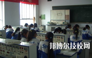 平?jīng)鲂畔⒐こ虒W校怎么樣、好不好