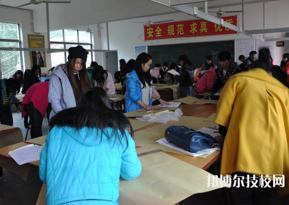 樂(lè)清市職業(yè)中等專(zhuān)業(yè)學(xué)校2020年招生辦聯(lián)系電話