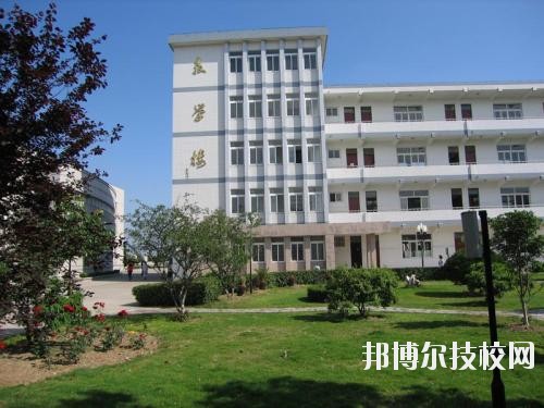 遵義職業(yè)技術(shù)學(xué)校2020年報名條件、招生要求、招生對象