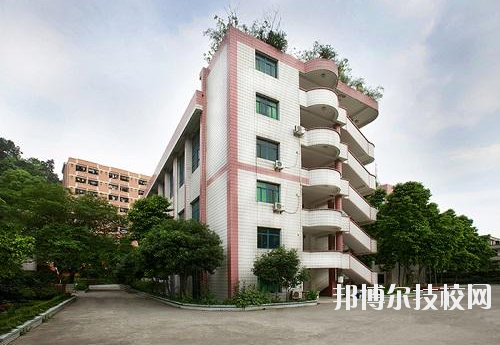 重慶護士學(xué)校2020年報名條件、招生要求、招生對象