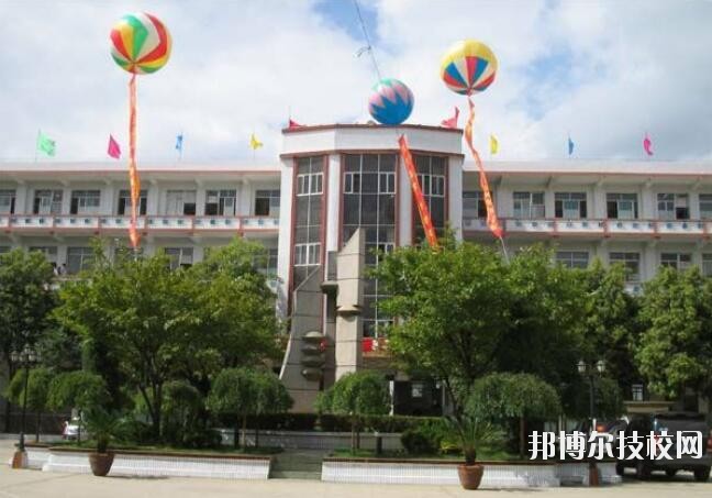 畢節(jié)財貿(mào)學(xué)校2020年報名條件、招生要求、招生對象