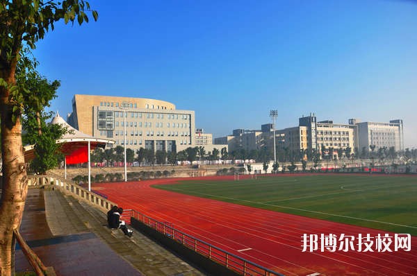 廣州從化高級技工學(xué)校2020年報名條件、招生要求、招生對象