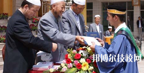 臨夏外國語學(xué)校2020年學(xué)費、收費多少