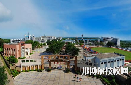 重慶青山工業(yè)技工學(xué)校2020年報(bào)名條件、招生要求、招生對(duì)象